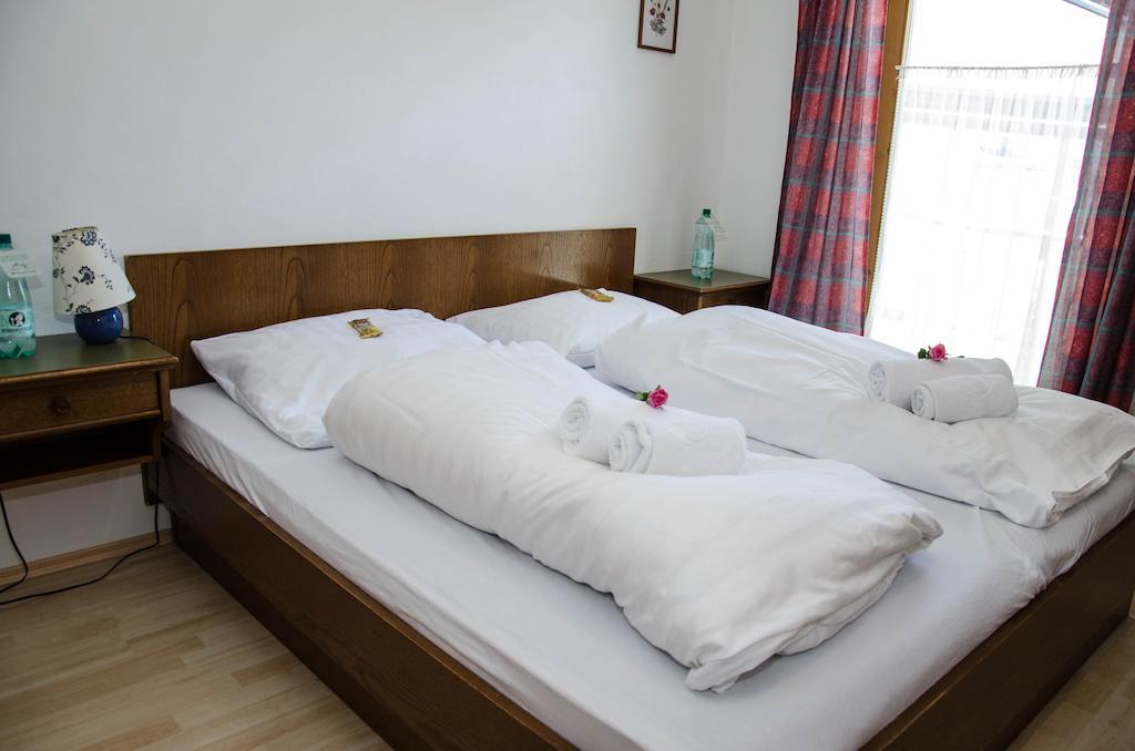 Roulette Apartments und Zimmer Kirchberg in Tirol Zimmer foto