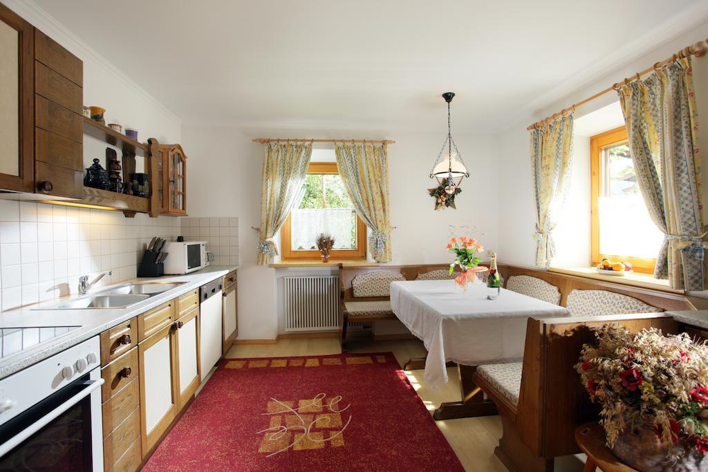Roulette Apartments und Zimmer Kirchberg in Tirol Zimmer foto