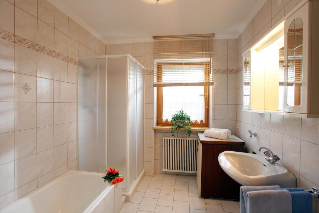 Roulette Apartments und Zimmer Kirchberg in Tirol Zimmer foto